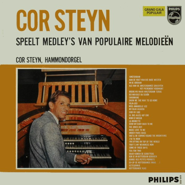 speelt medley’s van populaire melodieën