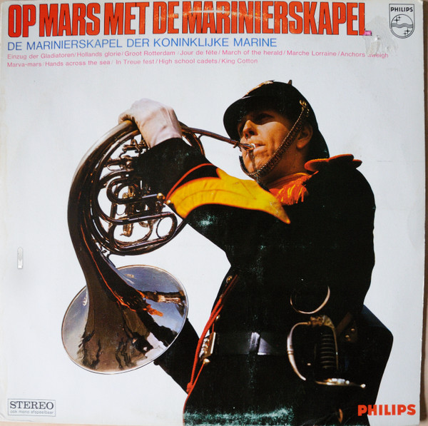 op mars met de marinierskapel