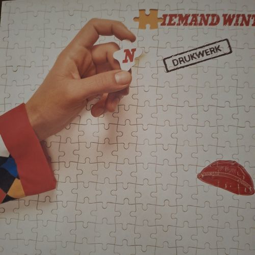 (n)iemand wint