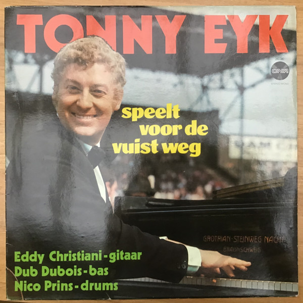 tonny eyk speelt voor de vuist weg